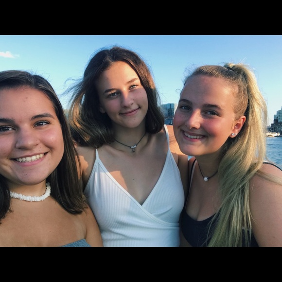 Meet your Posher, Kayley - Picture 1 of 1